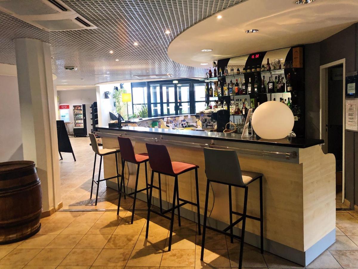 Le Domaine Des Fontaines - Hotel & Petit Dejeuner ベルナン エクステリア 写真